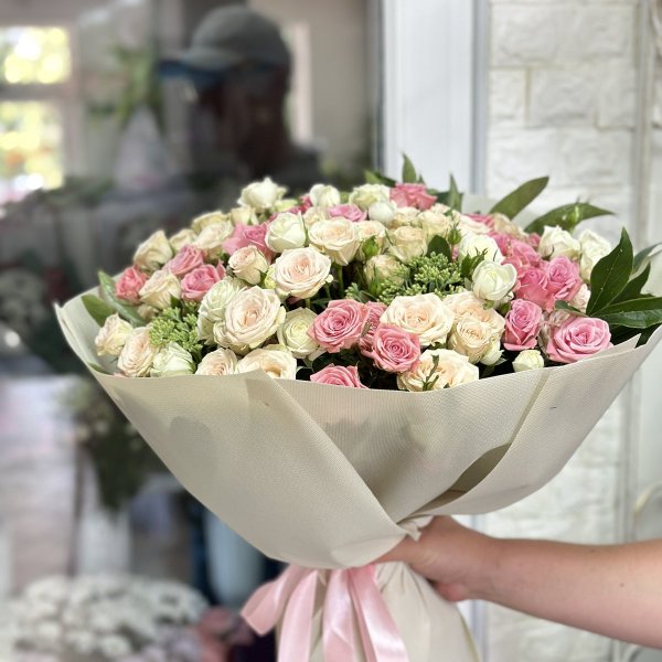 Бело-розовый (из кустовой розы) - Аштарак