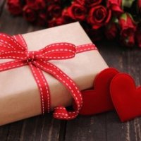 Что подарить девушке на День святого Валентина? (+видео)