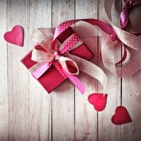 День святого Валентина: подарки знаменитостей (видео)